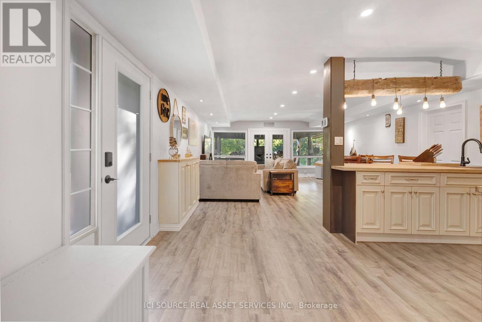 3526 Monck Road, Kawartha Lakes, ON - Indoor