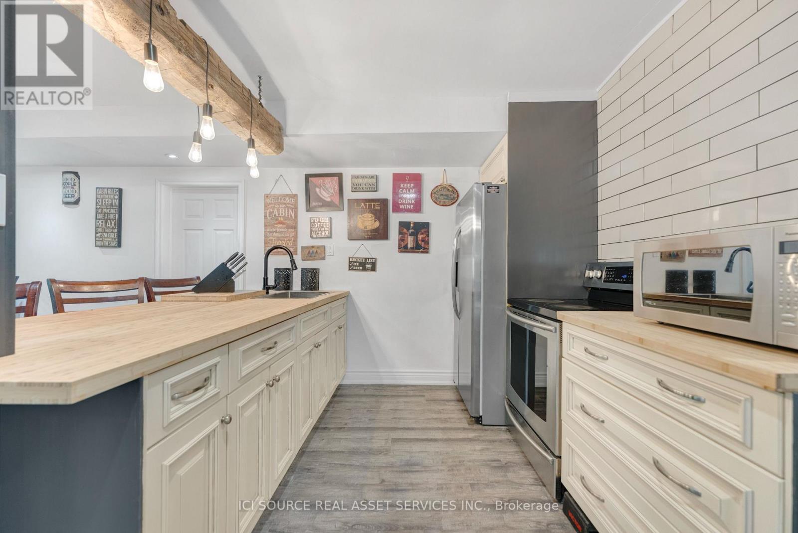 3526 Monck Road, Kawartha Lakes, ON - Indoor Photo Showing Kitchen