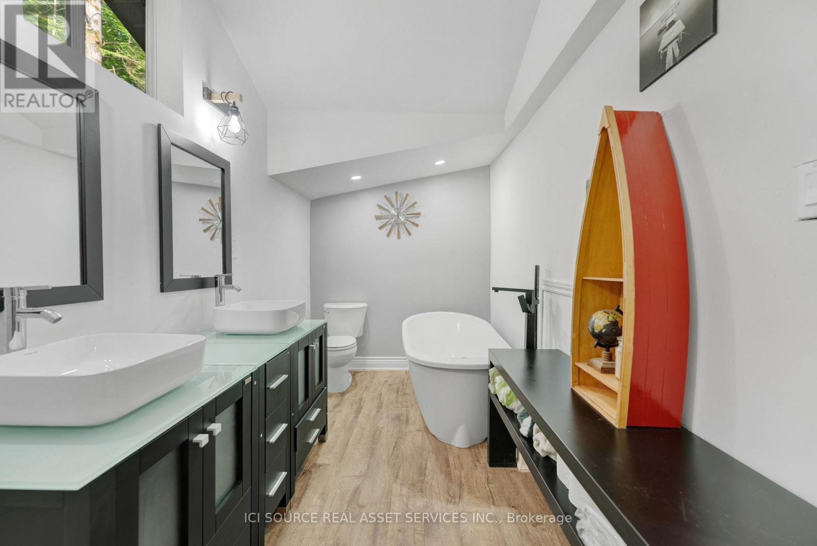 3526 Monck Road, Kawartha Lakes, ON - Indoor Photo Showing Bathroom