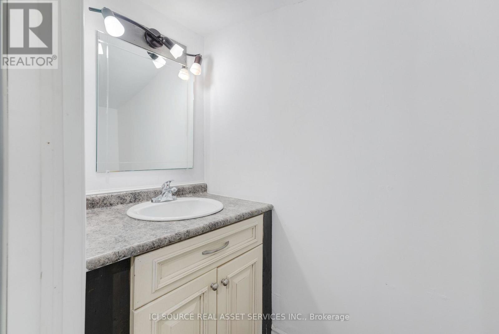 3526 Monck Road, Kawartha Lakes, ON - Indoor Photo Showing Bathroom