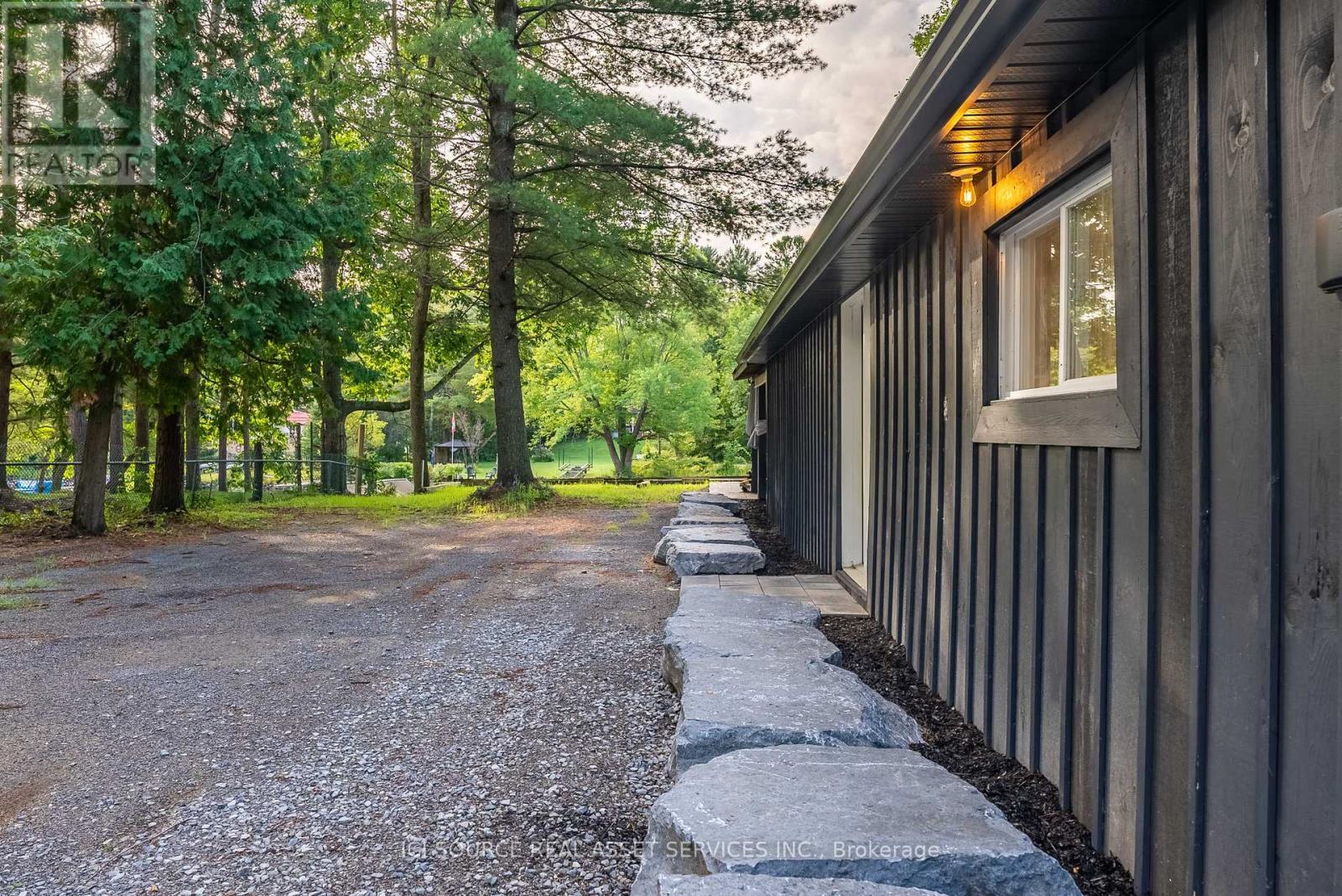 3526 Monck Road, Kawartha Lakes, ON - Outdoor