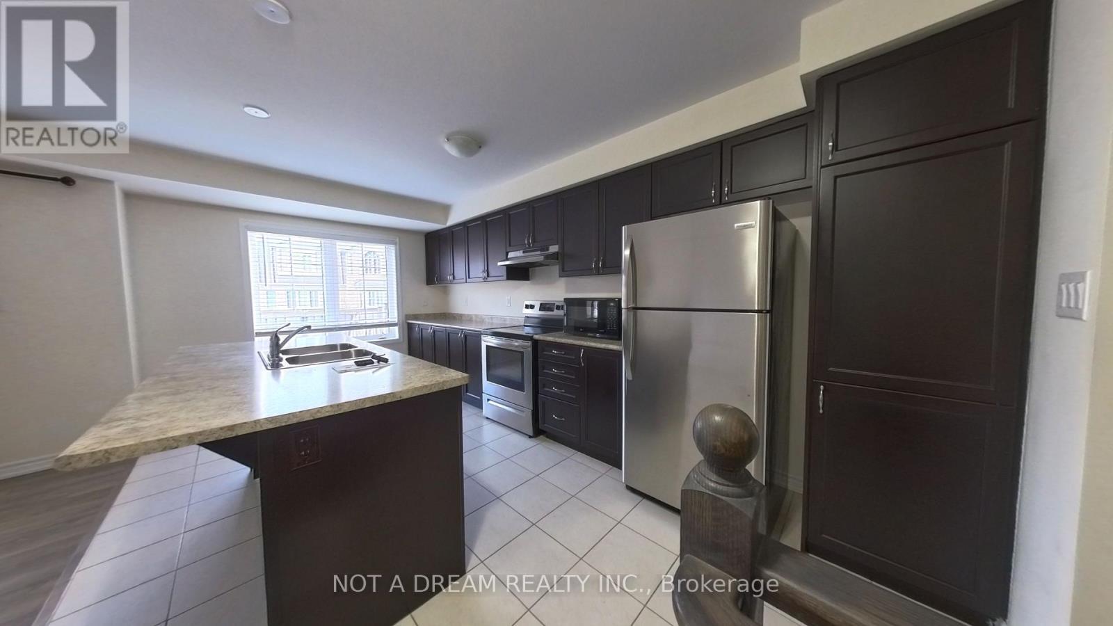 11 Bluegill Crescent, Whitby, ON - Indoor Photo Showing Kitchen With Stainless Steel Kitchen With Double Sink
