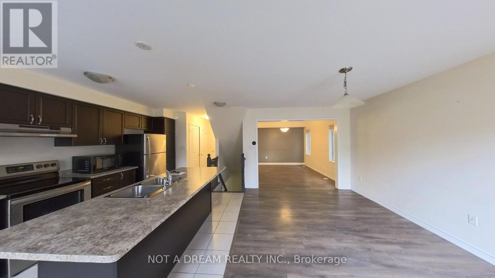 11 Bluegill Crescent, Whitby, ON - Indoor Photo Showing Kitchen With Stainless Steel Kitchen With Double Sink