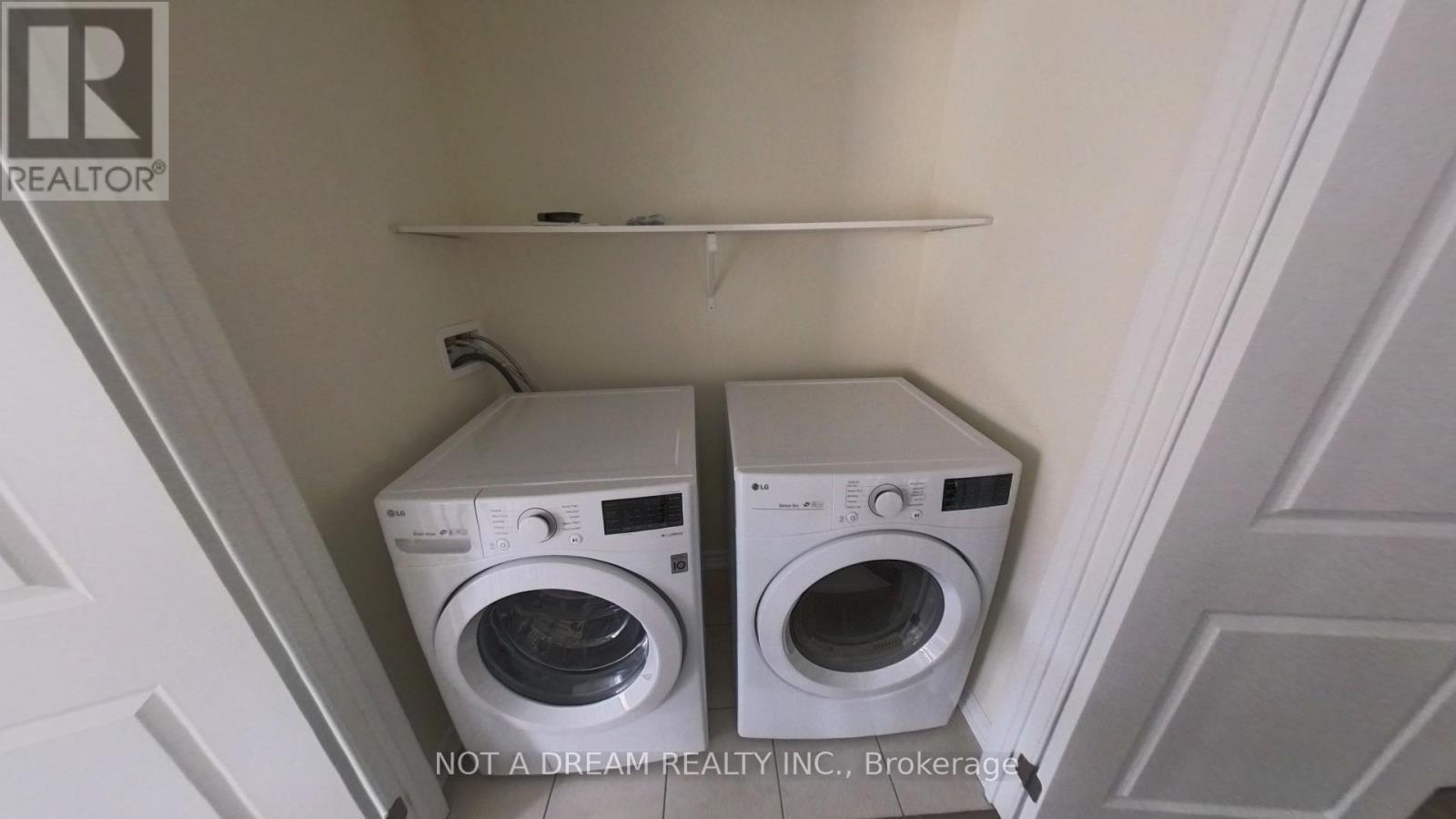 11 Bluegill Crescent, Whitby, ON - Indoor Photo Showing Laundry Room