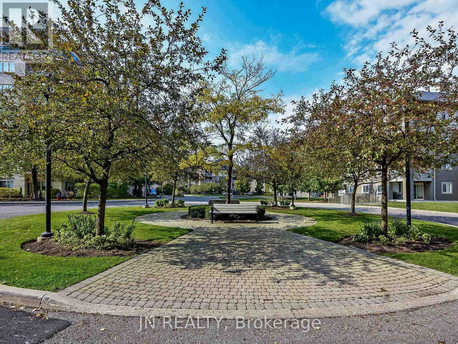 109 - 10 Dayspring Circle, Brampton, ON - Outdoor With View