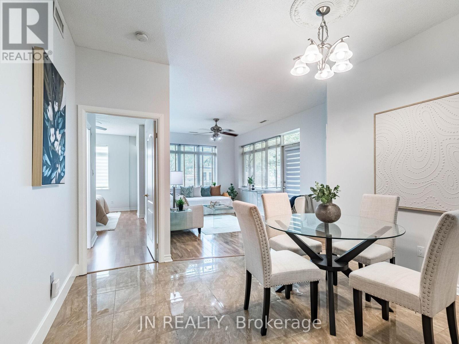 109 - 10 Dayspring Circle, Brampton, ON - Indoor Photo Showing Dining Room