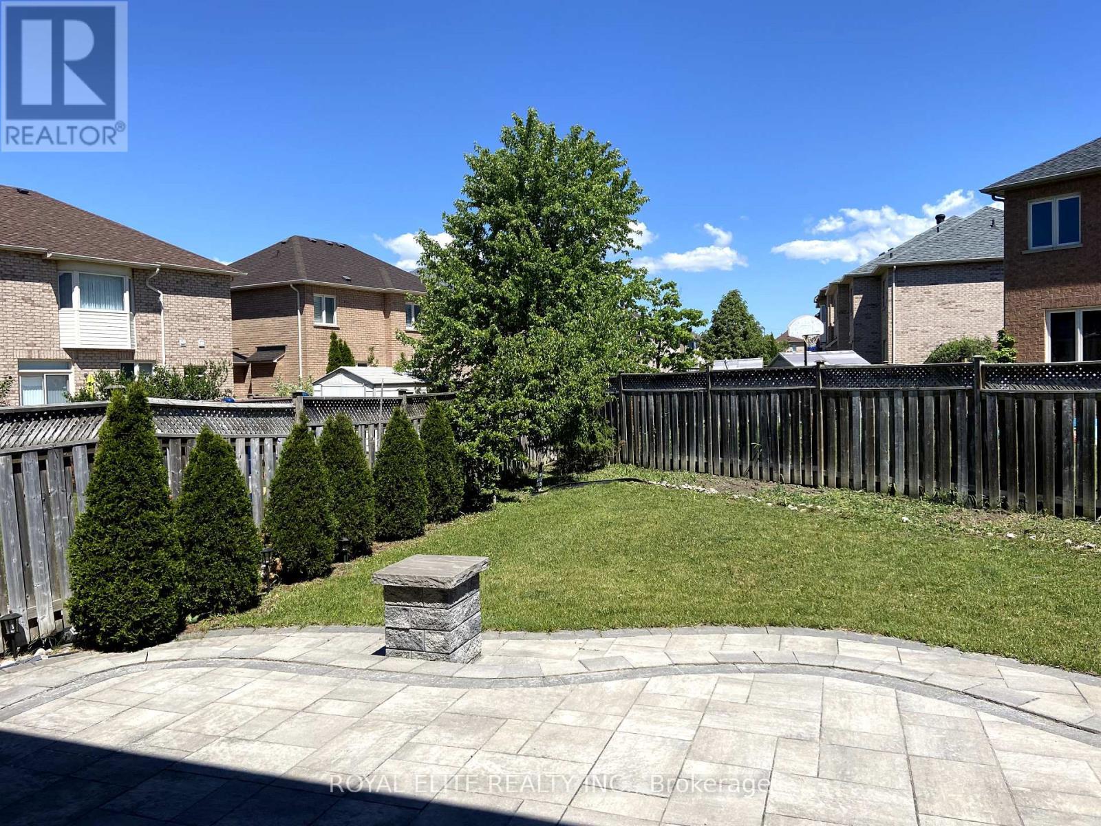 26 Starhill Crescent, Markham, ON - Outdoor