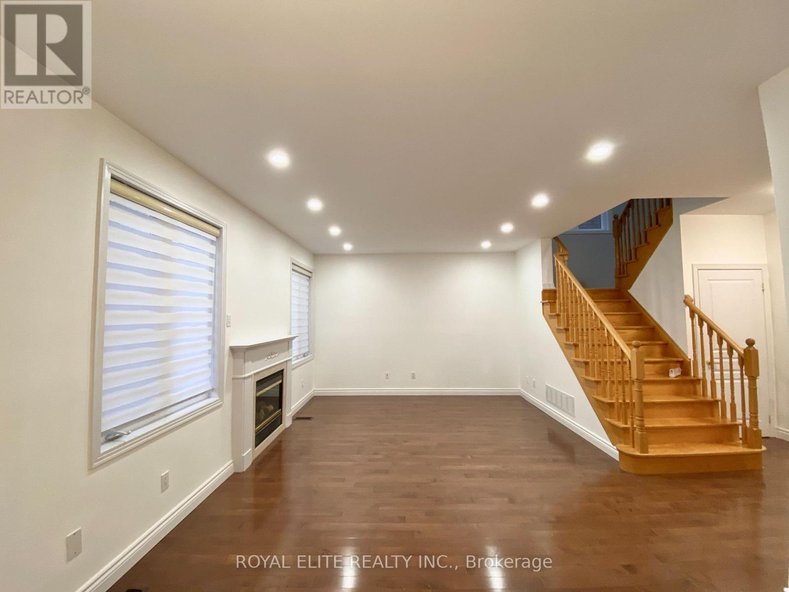 26 Starhill Crescent, Markham, ON - Indoor Photo Showing Other Room