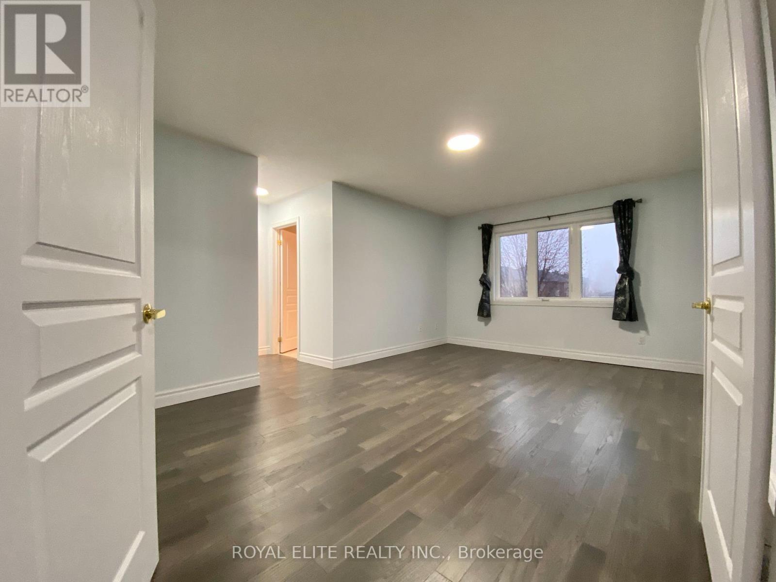 26 Starhill Crescent, Markham, ON - Indoor Photo Showing Other Room