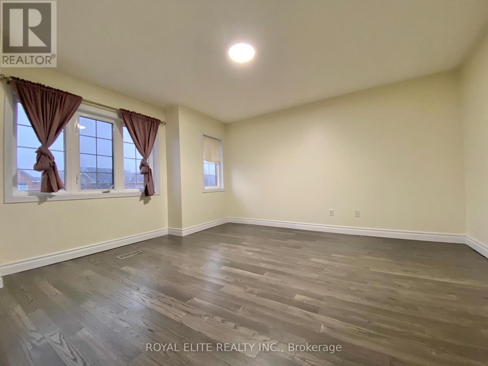 26 Starhill Crescent, Markham, ON - Indoor Photo Showing Other Room