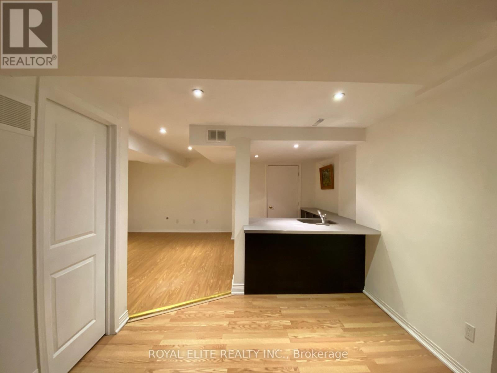 26 Starhill Crescent, Markham, ON - Indoor Photo Showing Other Room