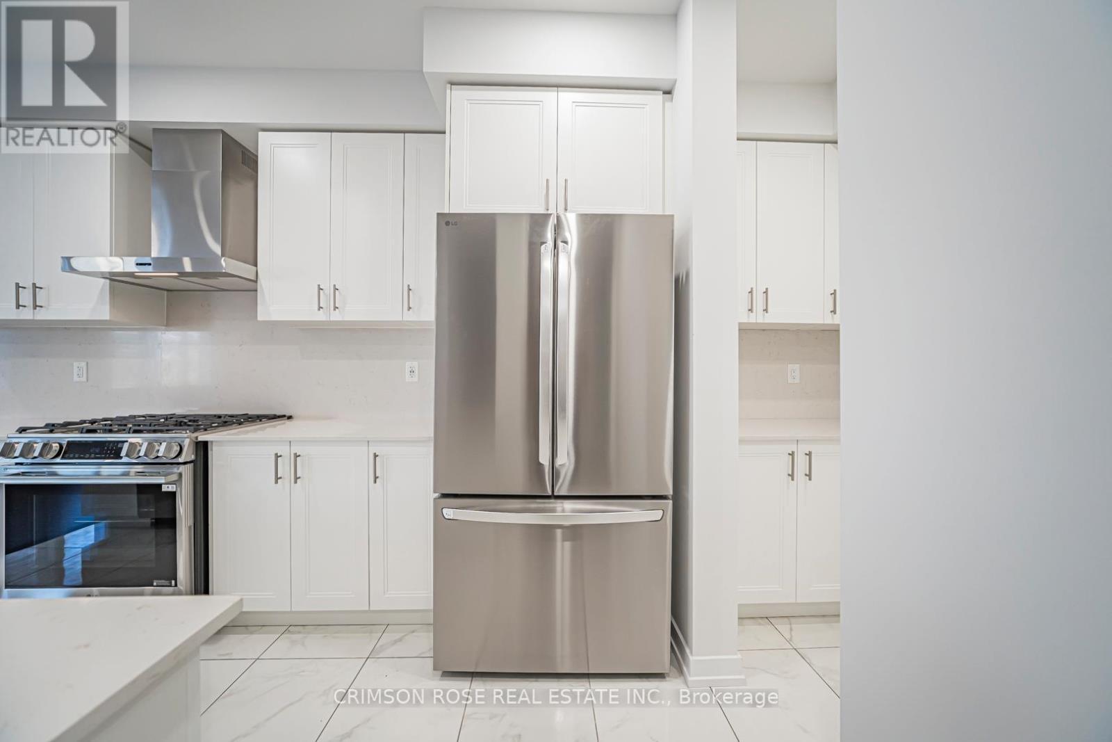 Upper Unit - 59 Danielle Moore Circle, Toronto, ON - Indoor Photo Showing Kitchen With Upgraded Kitchen