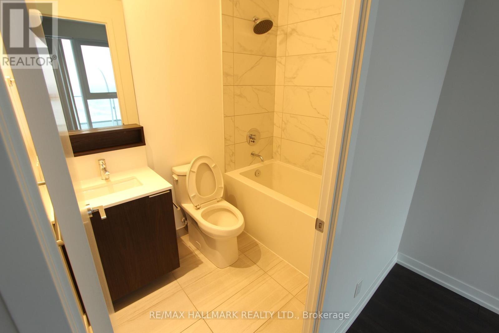 4009 - 5 Buttermill Avenue, Vaughan, ON - Indoor Photo Showing Bathroom