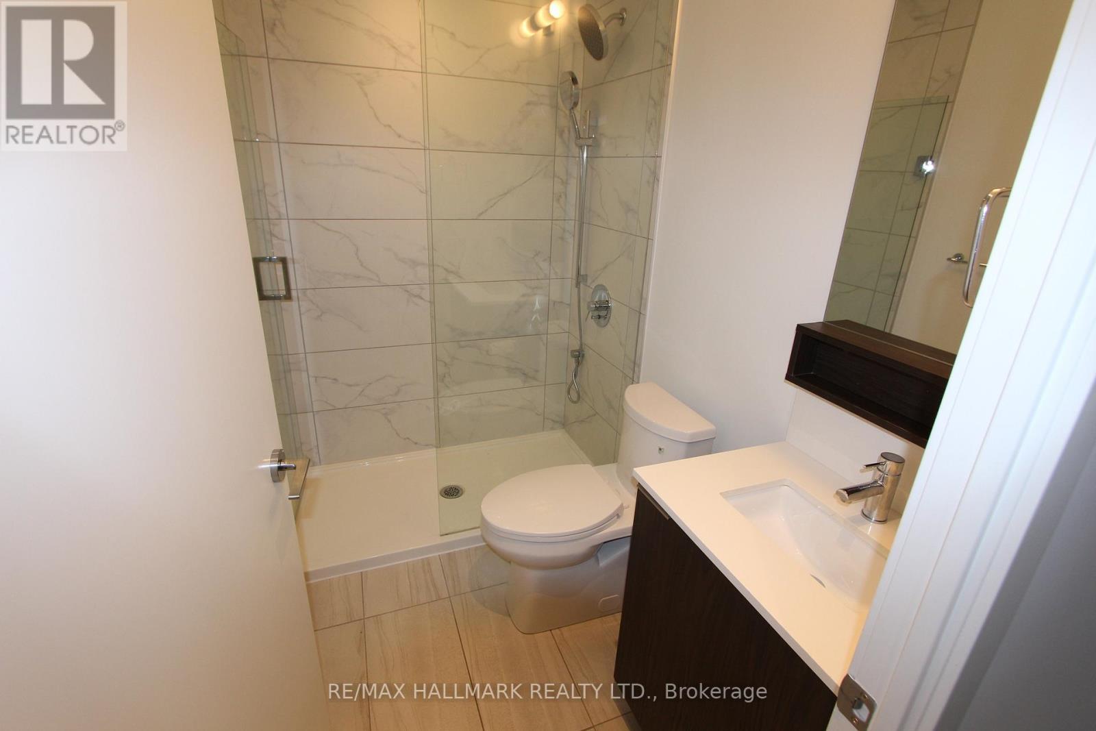4009 - 5 Buttermill Avenue, Vaughan, ON - Indoor Photo Showing Bathroom