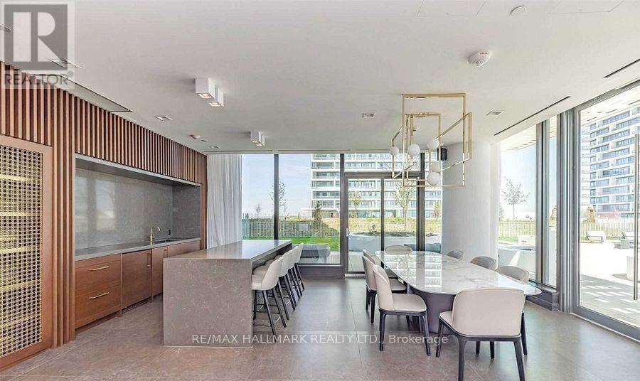 4009 - 5 Buttermill Avenue, Vaughan, ON - Indoor Photo Showing Dining Room