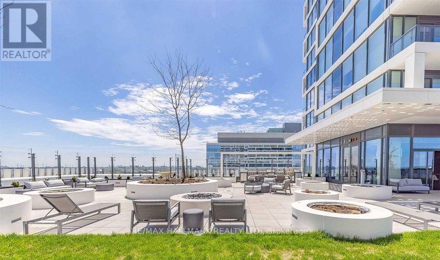 4009 - 5 Buttermill Avenue, Vaughan, ON - Outdoor