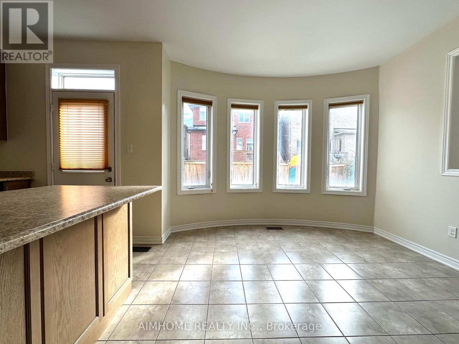 1171 Mctavish Drive, Newmarket, ON - Indoor Photo Showing Other Room