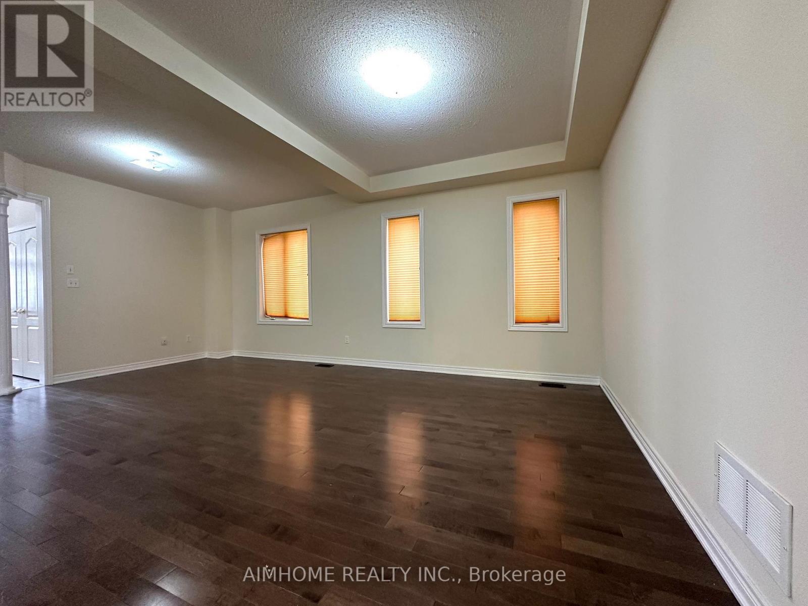 1171 Mctavish Drive, Newmarket, ON - Indoor Photo Showing Other Room