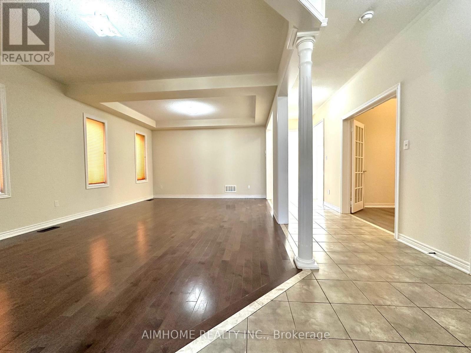 1171 Mctavish Drive, Newmarket, ON - Indoor Photo Showing Other Room