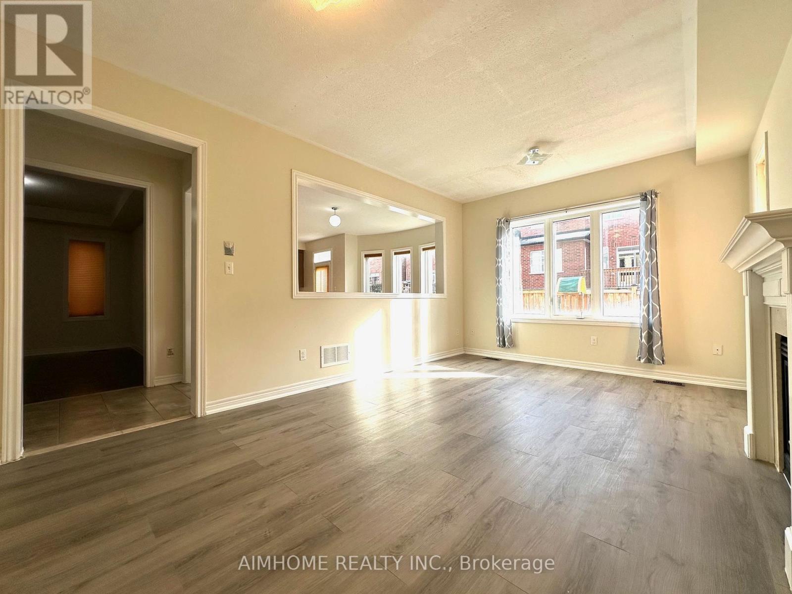 1171 Mctavish Drive, Newmarket, ON - Indoor With Fireplace