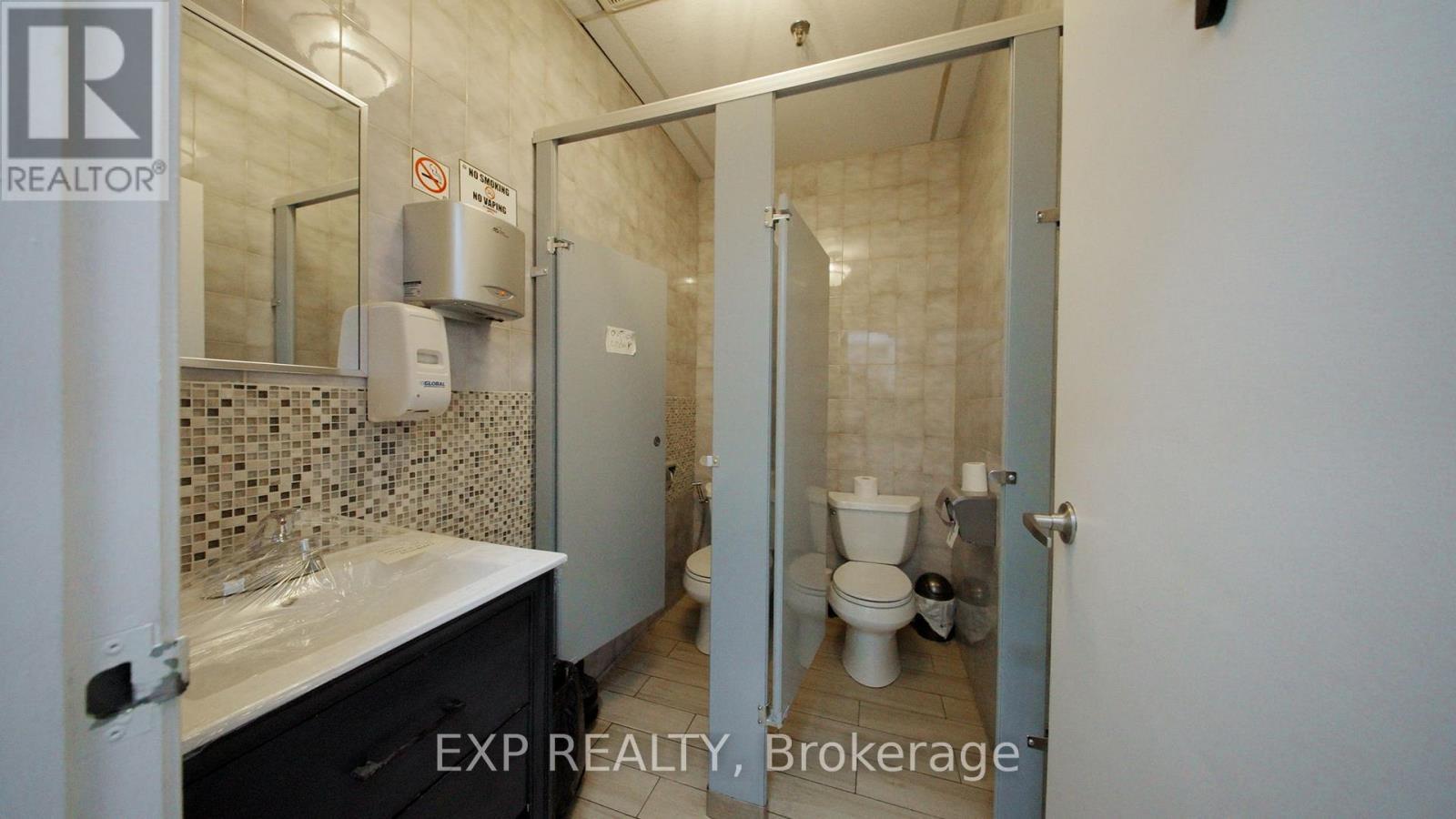 4 - 146 Citation Drive, Vaughan, ON