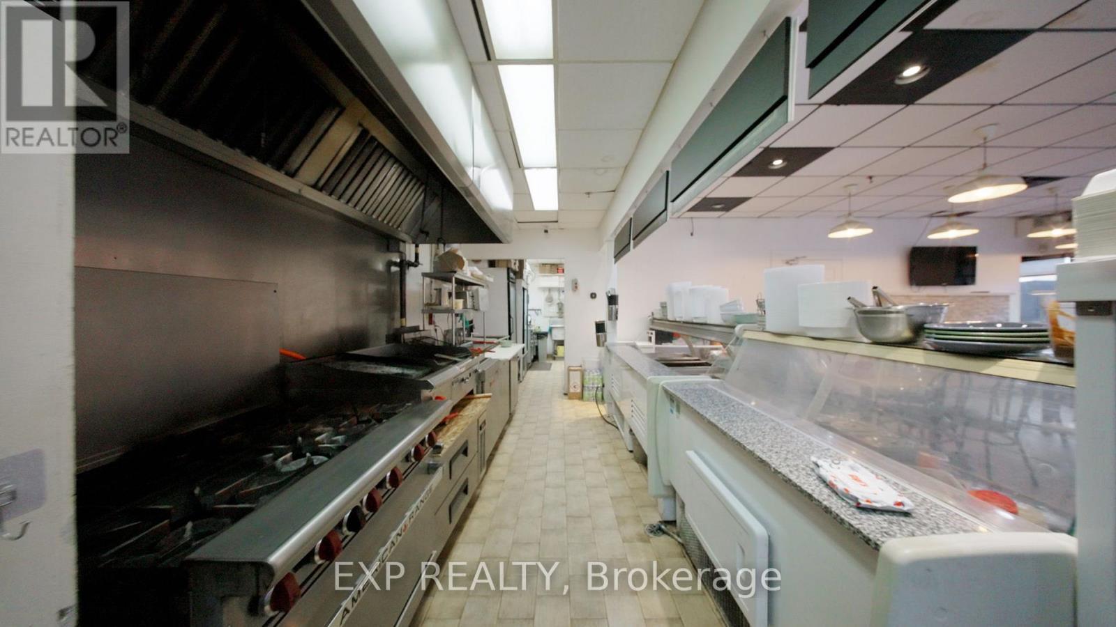 4 - 146 Citation Drive, Vaughan, ON