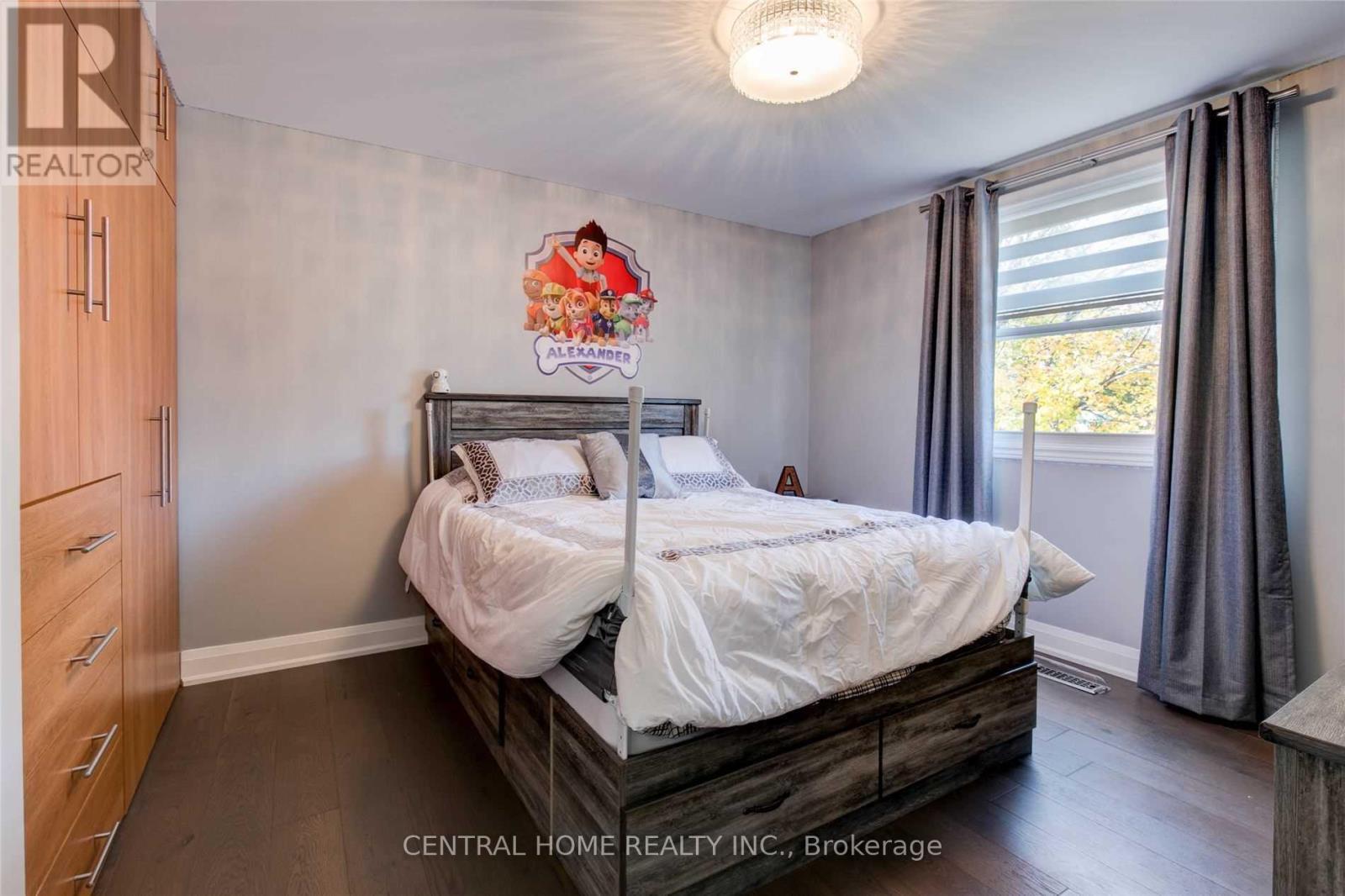 72 Eastman Crescent, Newmarket, ON - Indoor Photo Showing Bedroom