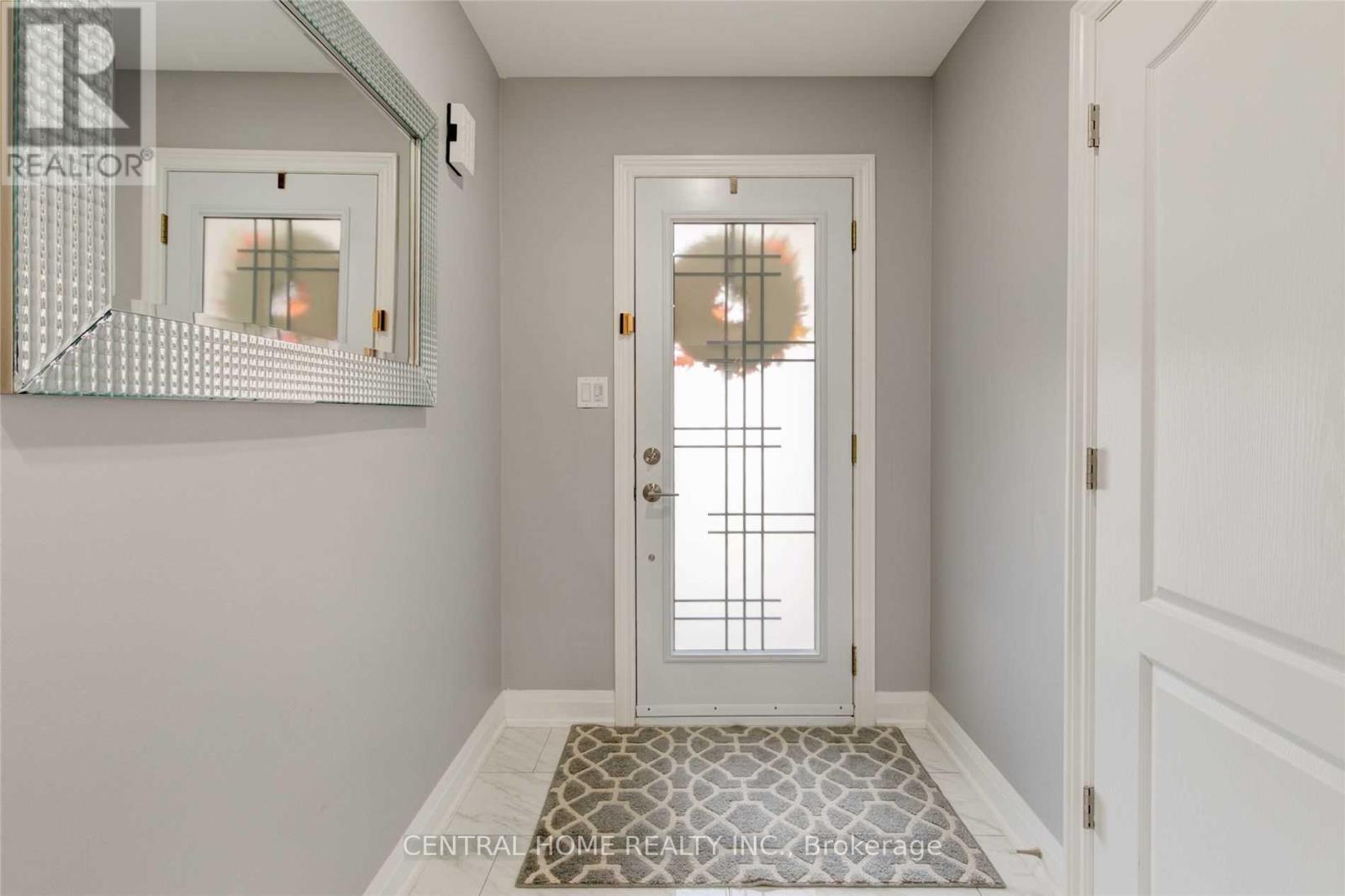 72 Eastman Crescent, Newmarket, ON - Indoor Photo Showing Other Room