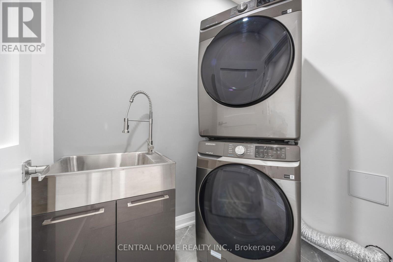 2954 Elgin Mills Rd E Elgin Mills Road E, Markham, ON - Indoor Photo Showing Laundry Room