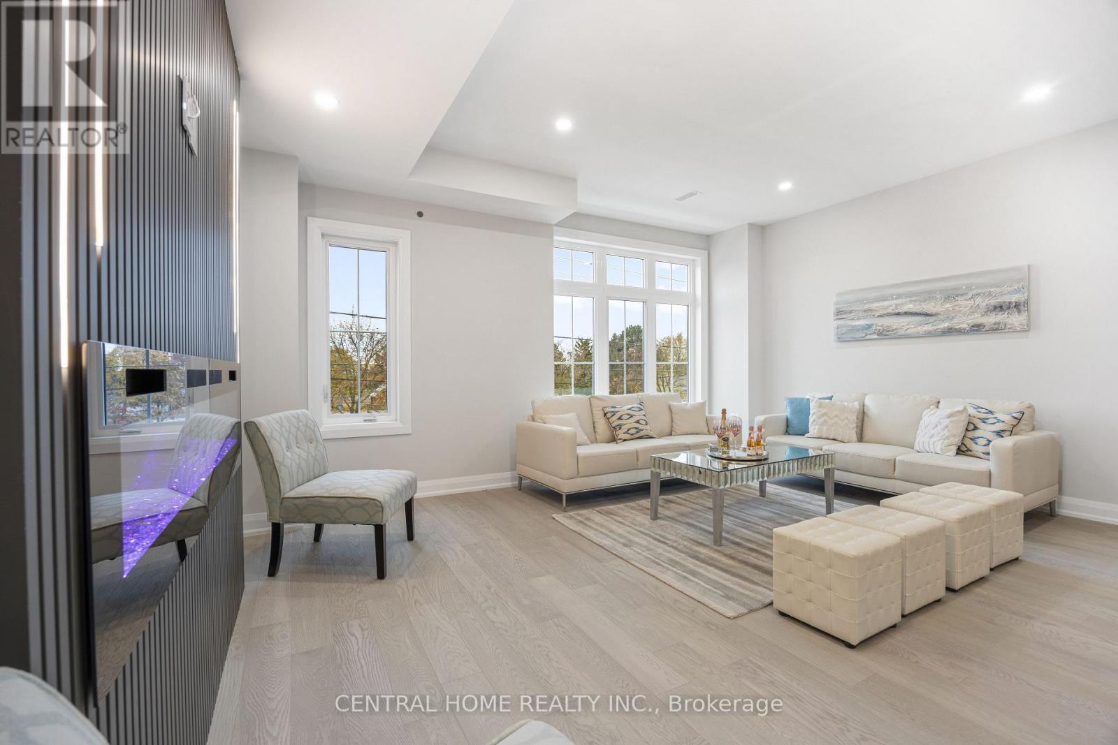 2954 Elgin Mills Rd E Elgin Mills Road E, Markham, ON - Indoor Photo Showing Living Room