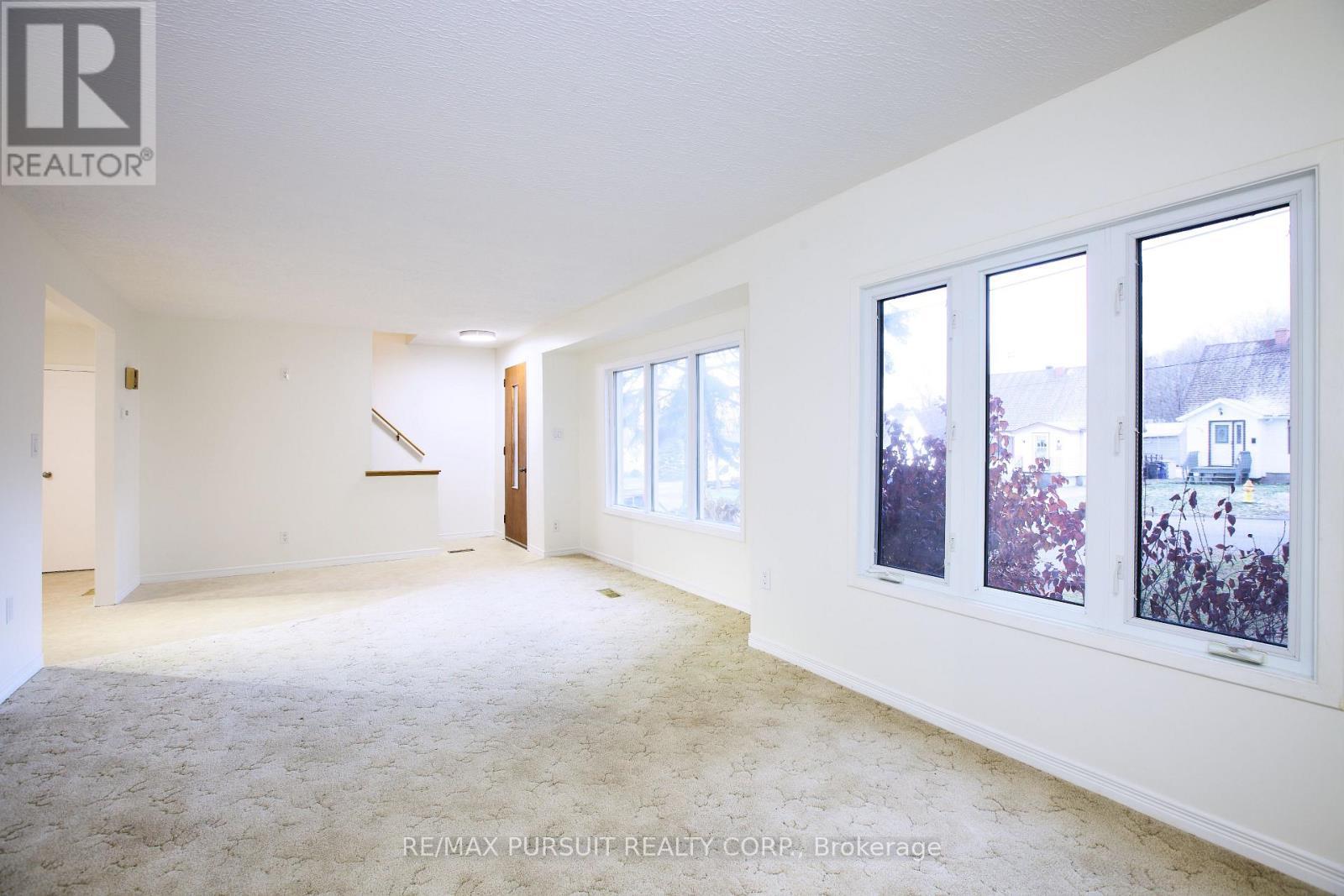 409 Mccamus Avenue, Temiskaming Shores (New Liskeard), ON - Indoor Photo Showing Other Room