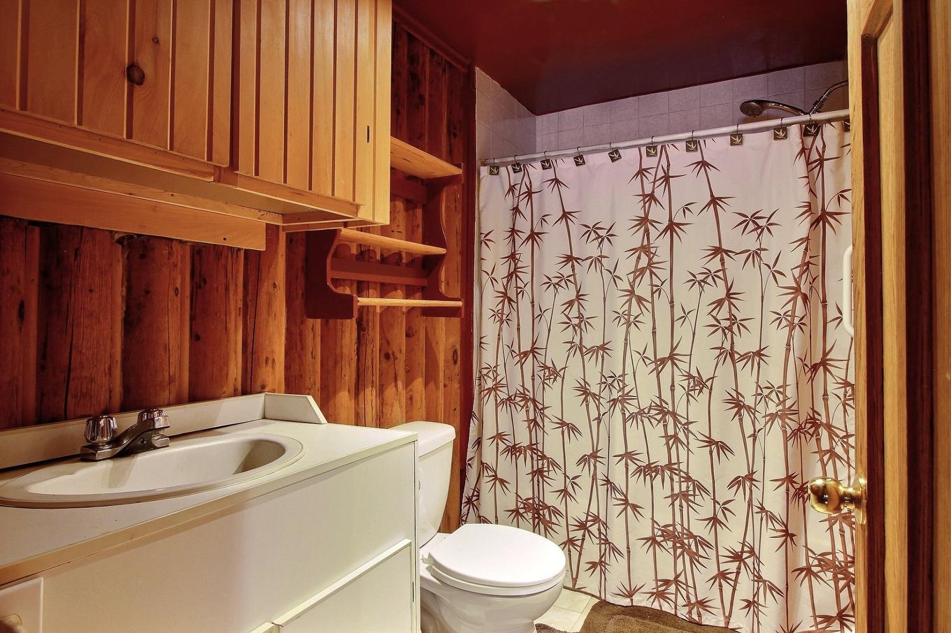 Bathroom - 23 Ch. Du Gros-Rocher, Harrington, QC - Indoor Photo Showing Bathroom