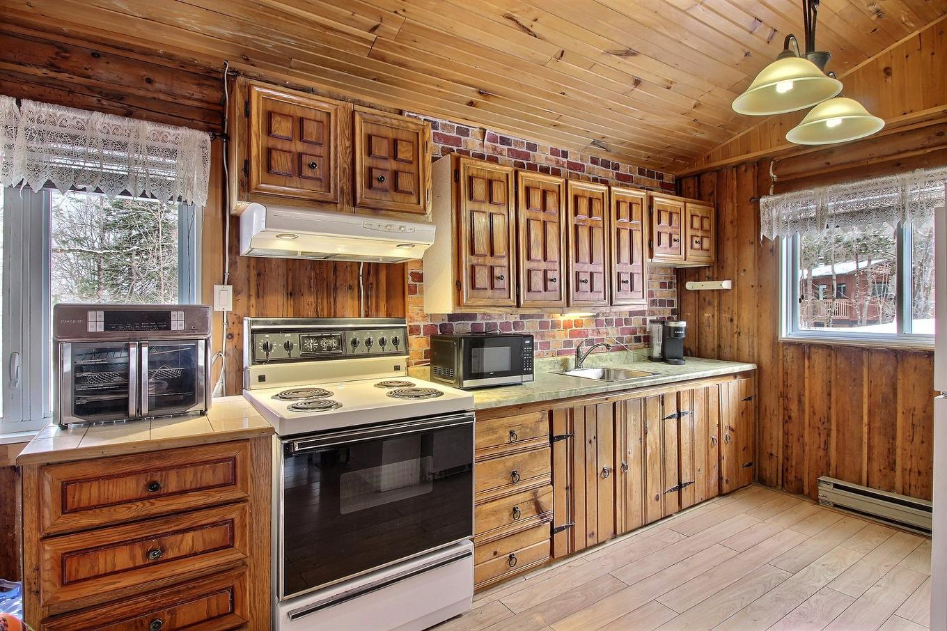 Kitchen - 23 Ch. Du Gros-Rocher, Harrington, QC - Indoor Photo Showing Kitchen