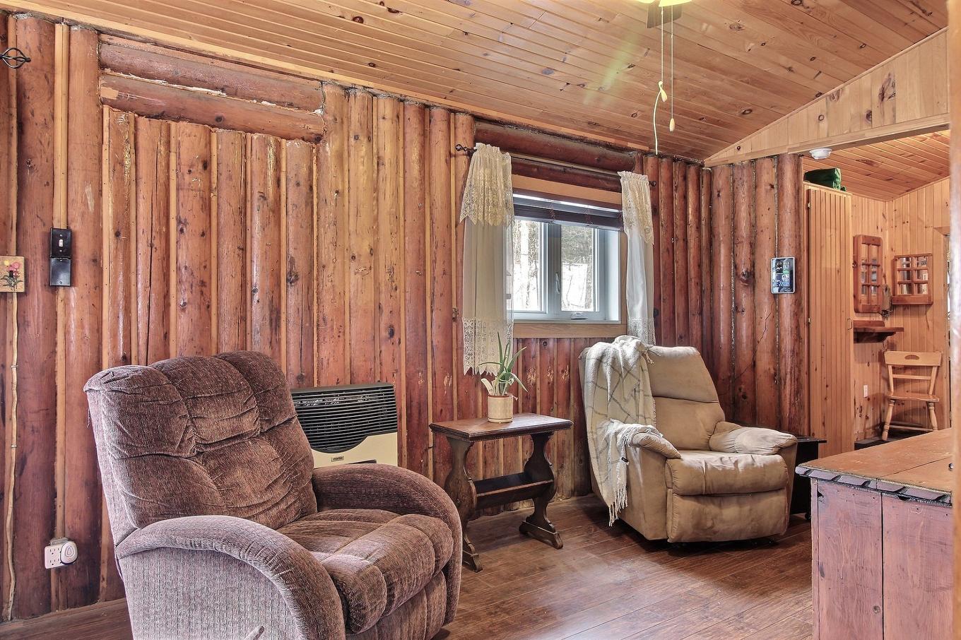 Living room - 23 Ch. Du Gros-Rocher, Harrington, QC - Indoor