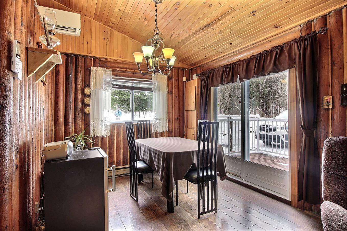 Dining room - 23 Ch. Du Gros-Rocher, Harrington, QC - Indoor Photo Showing Dining Room