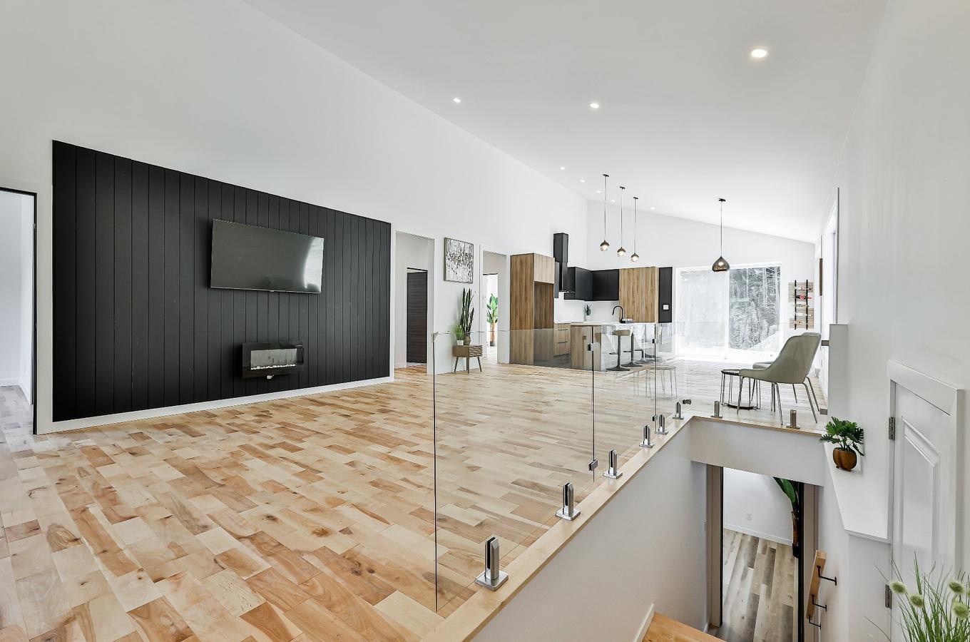 Staircase - 750 5E Rang, Sainte-Julienne, QC - Indoor Photo Showing Other Room