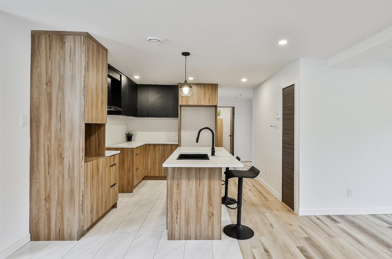 Intergenerational - 750 5E Rang, Sainte-Julienne, QC - Indoor