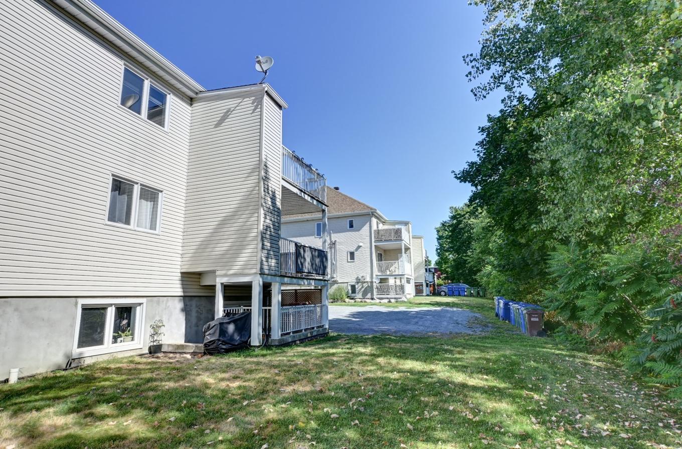 Back facade - 375 Rue Des Érables, Brownsburg-Chatham, QC - Outdoor