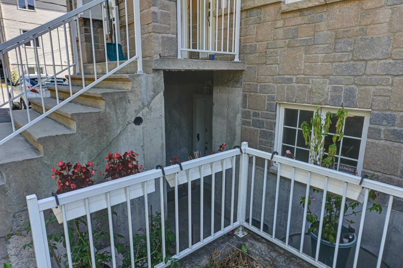 Frontage - 375 Rue Des Érables, Brownsburg-Chatham, QC - Outdoor With Exterior