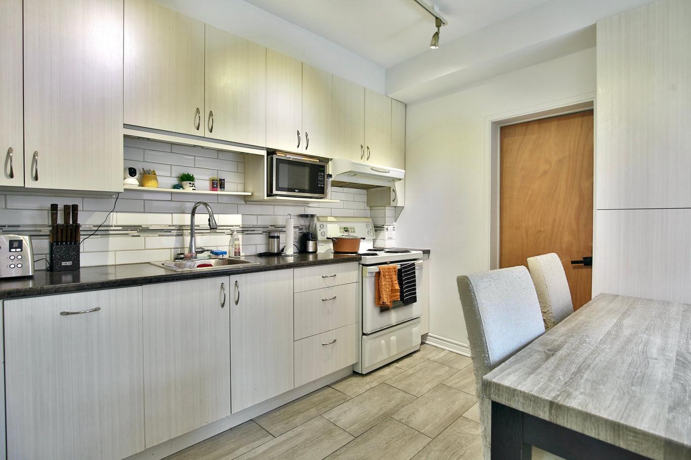 Kitchen - 626 - 632 Rue Marquette, Longueuil (Le Vieux-Longueuil), QC - Indoor Photo Showing Kitchen With Double Sink