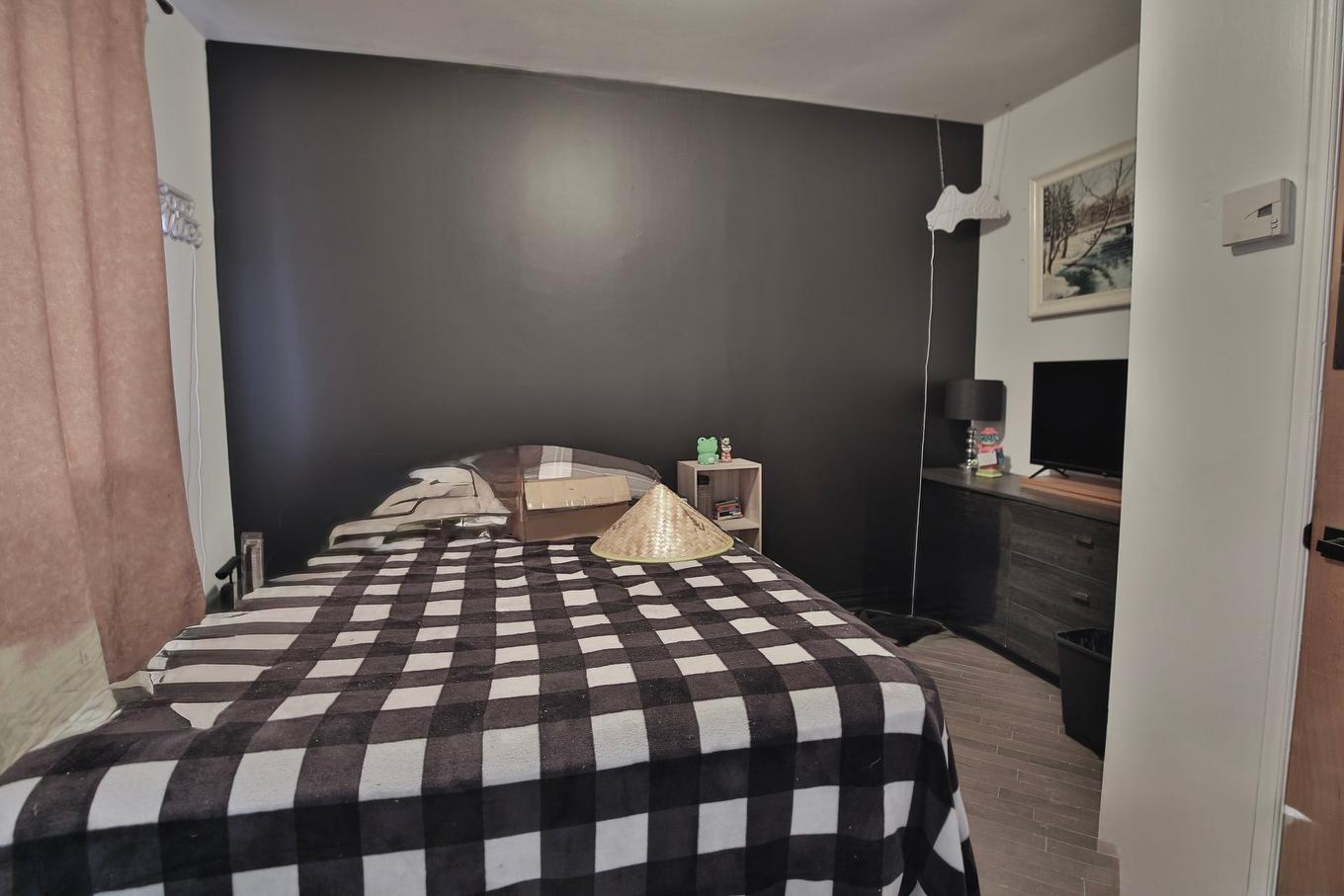 Bedroom - 626 - 632 Rue Marquette, Longueuil (Le Vieux-Longueuil), QC - Indoor Photo Showing Bedroom