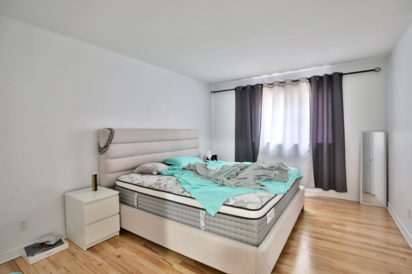 Bedroom - 626 - 632 Rue Marquette, Longueuil (Le Vieux-Longueuil), QC - Indoor Photo Showing Bedroom