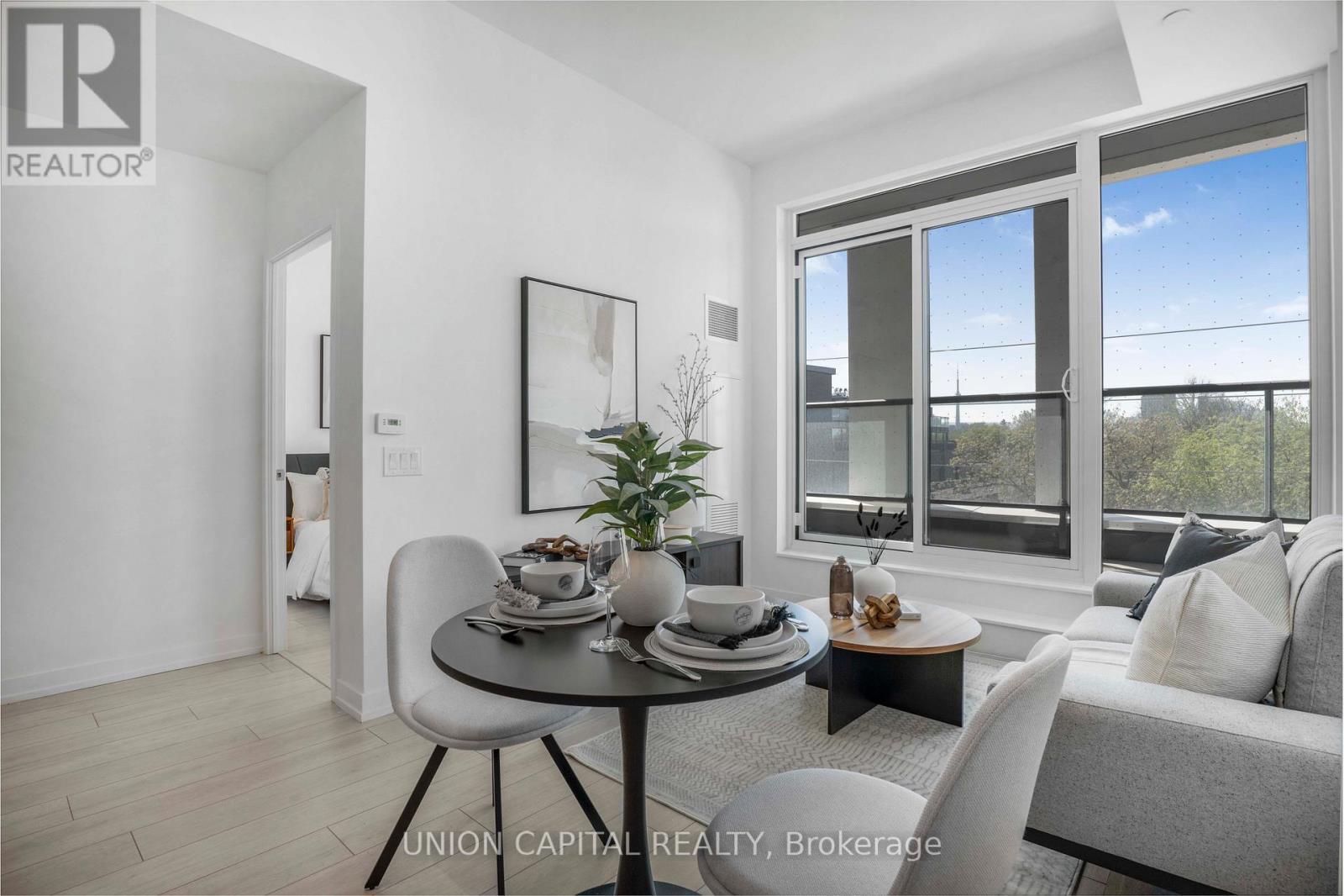 319 - 500 Dupont Street, Toronto, ON - Indoor Photo Showing Dining Room