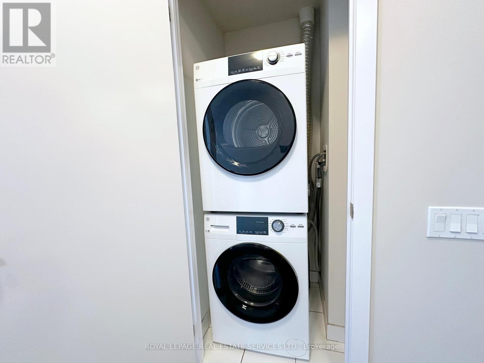 1401 - 188 Clark Boulevard, Brampton, ON - Indoor Photo Showing Laundry Room