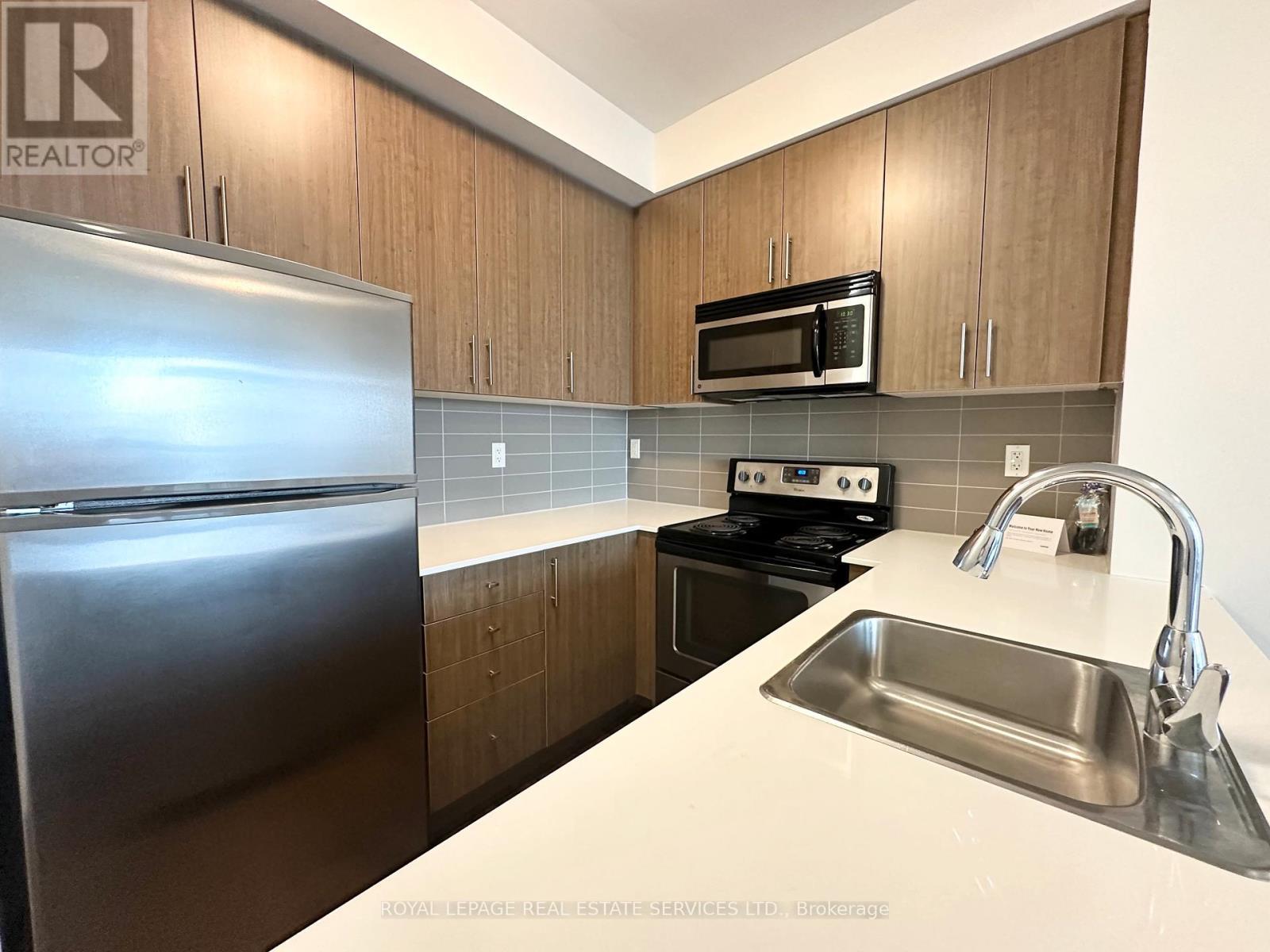 1401 - 188 Clark Boulevard, Brampton, ON - Indoor Photo Showing Kitchen