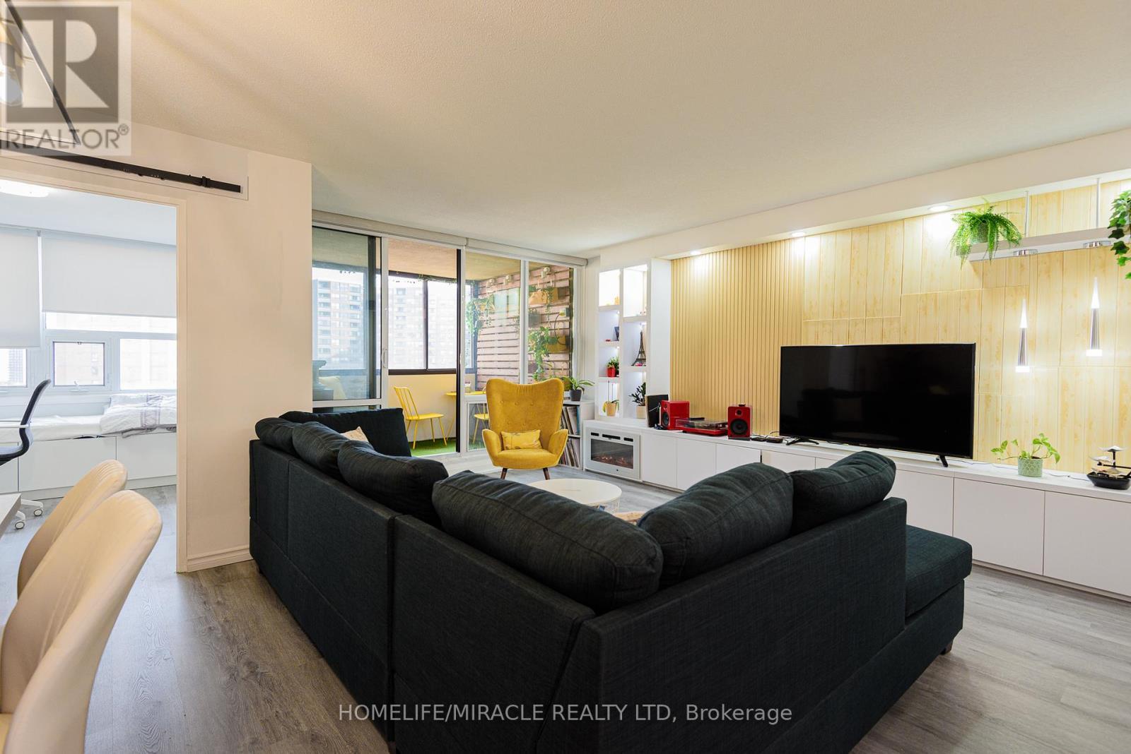 1201 - 714 The West Mall, Toronto, ON - Indoor Photo Showing Living Room