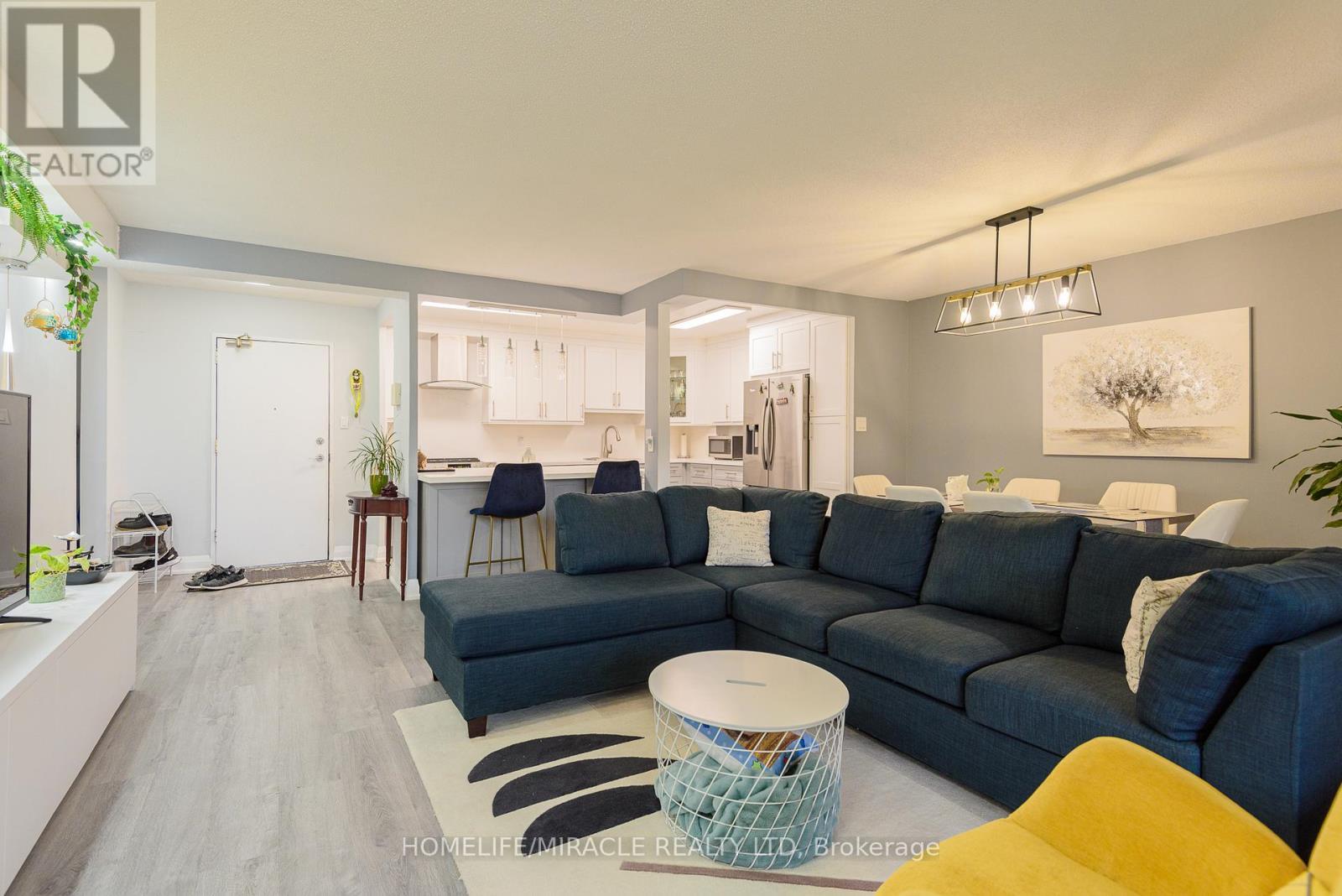 1201 - 714 The West Mall, Toronto, ON - Indoor Photo Showing Living Room