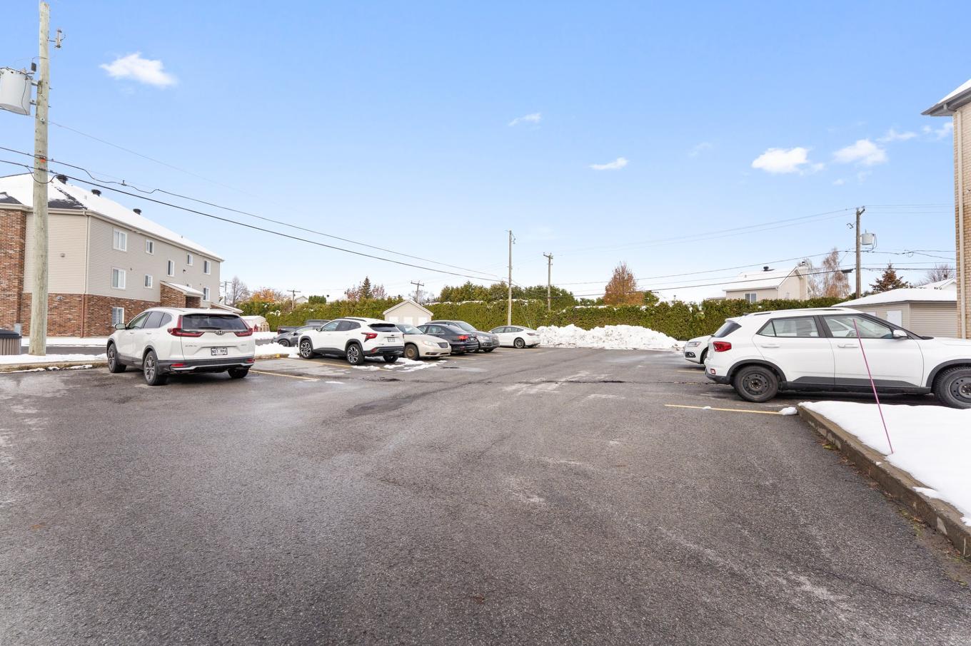 Parking - 5-385 Rue Dalpé, Mascouche, QC - Outdoor