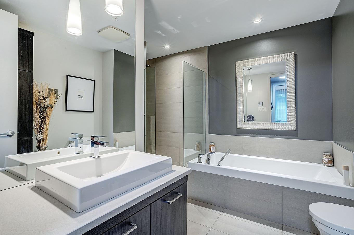 Ensuite bathroom - 501-901 Rue De La Commune E., Montréal (Ville-Marie), QC - Indoor Photo Showing Bathroom