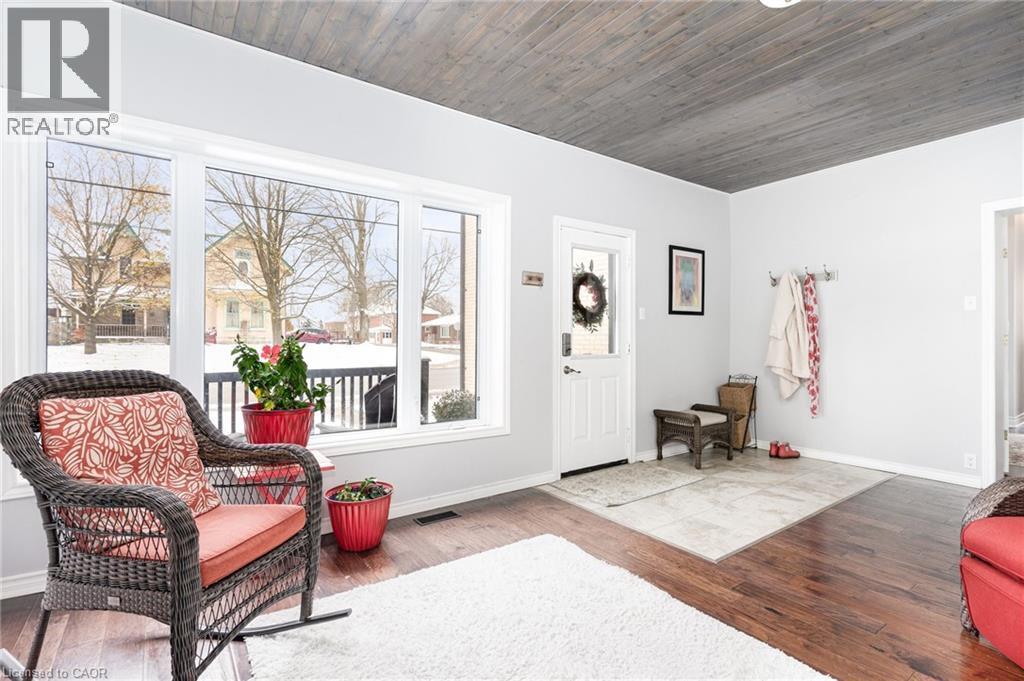 292 W Lambton Street W, Durham, ON - Indoor